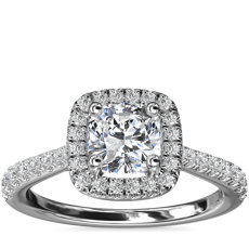 Anillo de compromiso de diamante de talla cojín con halo y detalle de puente de diamantes en oro blanco de 14 k (1/3 qt. total)